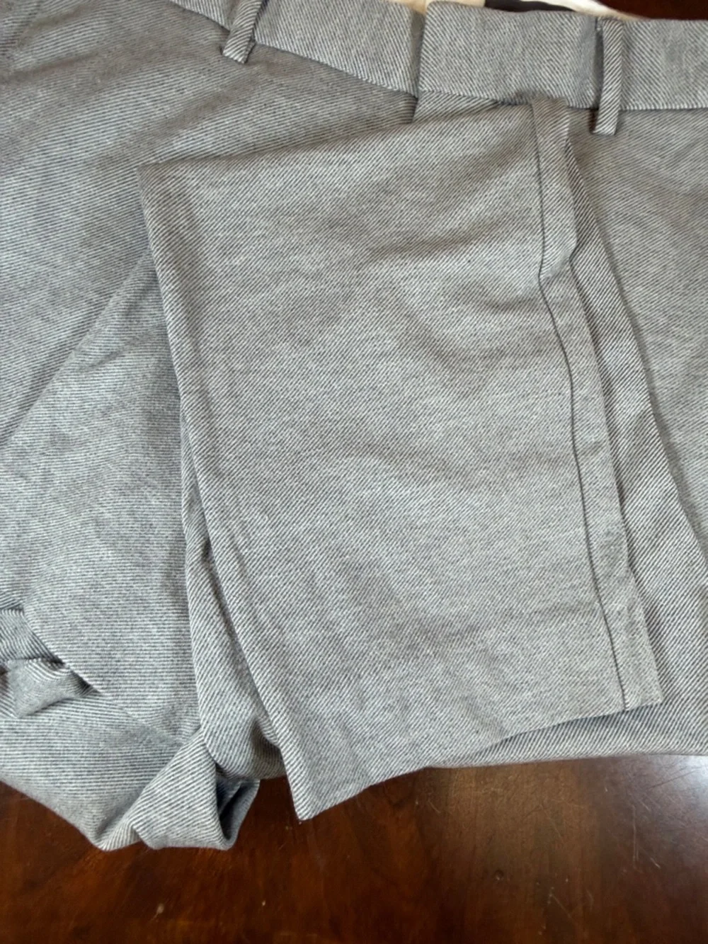 H&M Light‎ Gray Flat-Front Men’s Shorts